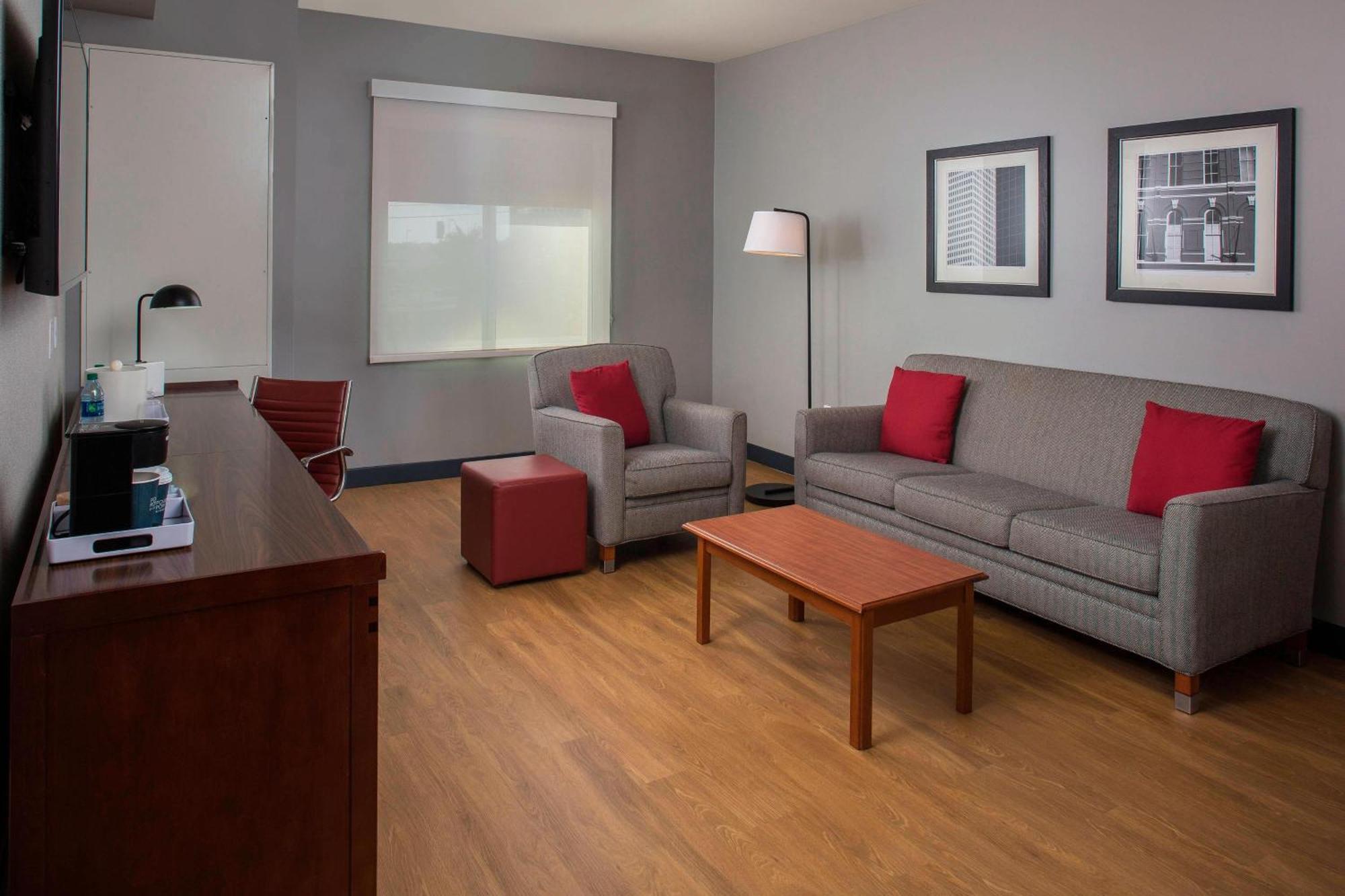 Executive Suite, 1 King